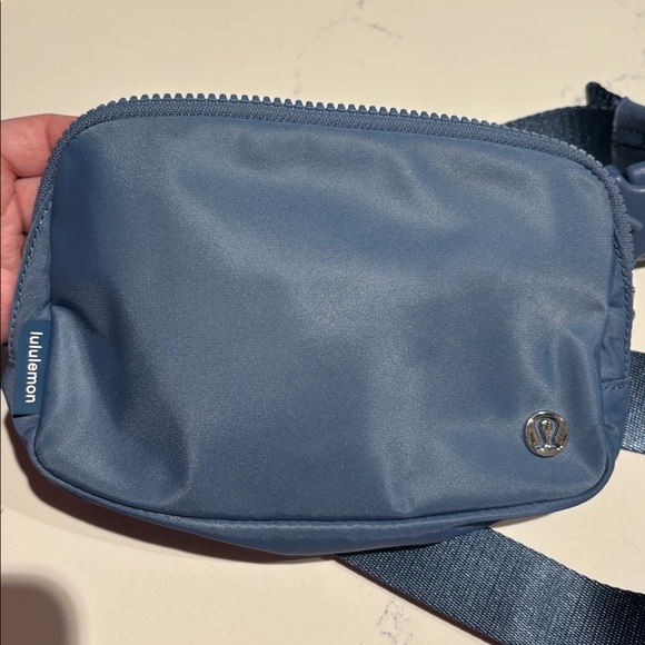 lululemon athletica Slate Blue Belt Bag - Picture 4 of 10
